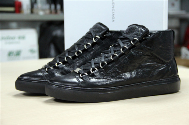 Balenciaga-Arena-Creased-Leather-Sneaker-03