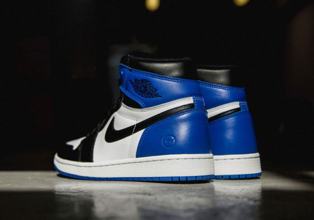 black-toe-meets-royal-air-jordan-1-fragment-design-01